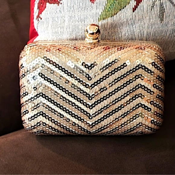 White House Black Market festive gold sequin clutch purse - Picture 2 of 5